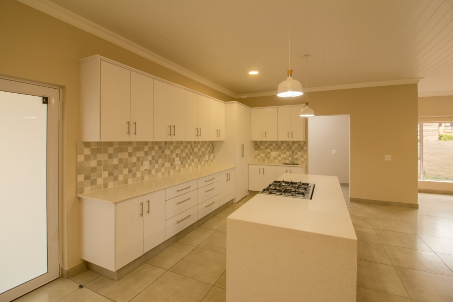 4 Bedroom Property for Sale in Menkenkop Western Cape